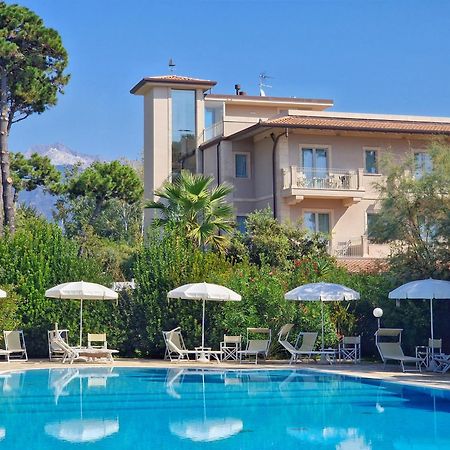 Hotel Villa Elsa Marina di Massa Eksteriør billede