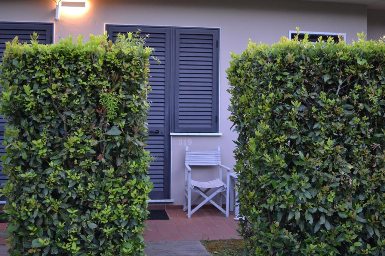 Hotel Villa Elsa Marina di Massa Eksteriør billede