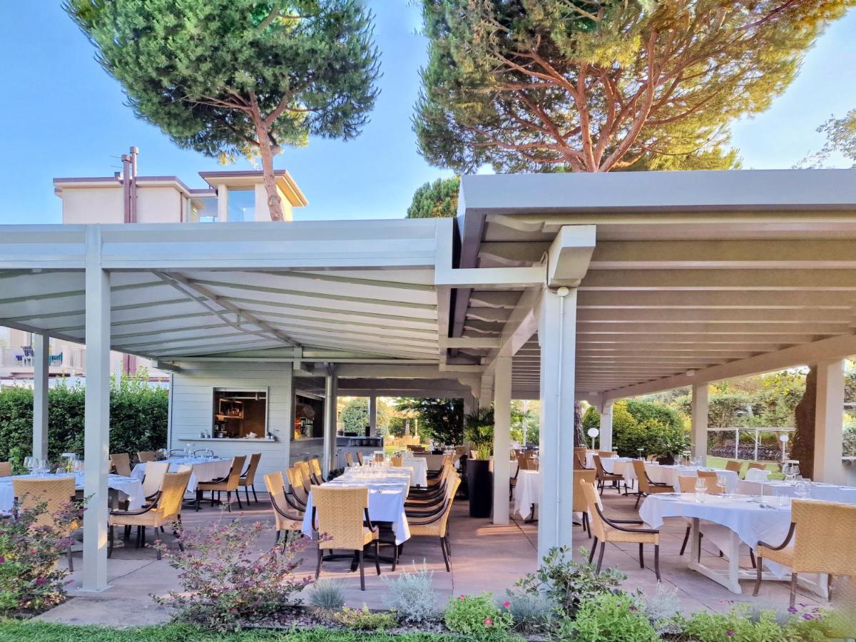 Hotel Villa Elsa Marina di Massa Eksteriør billede