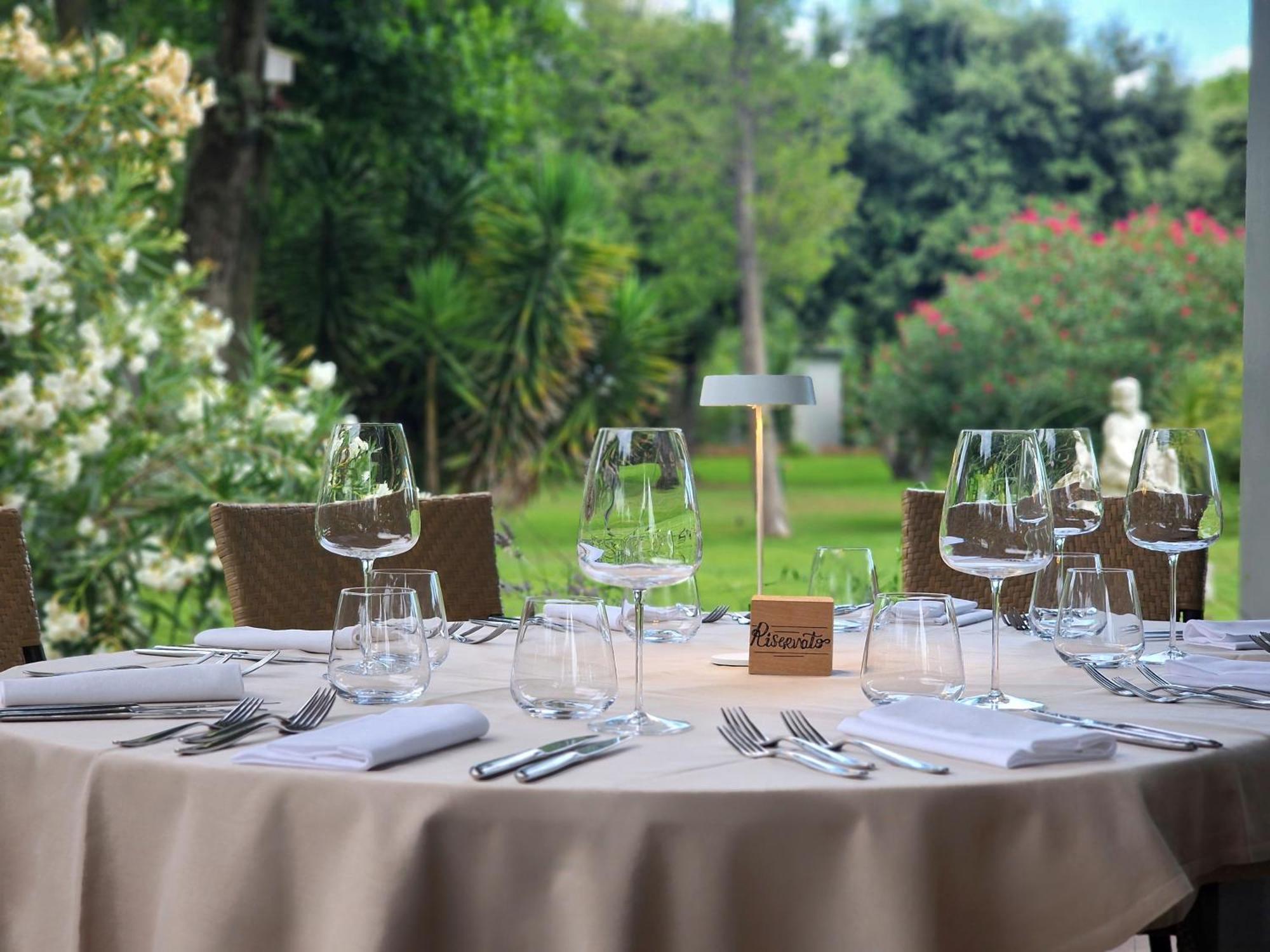 Hotel Villa Elsa Marina di Massa Eksteriør billede