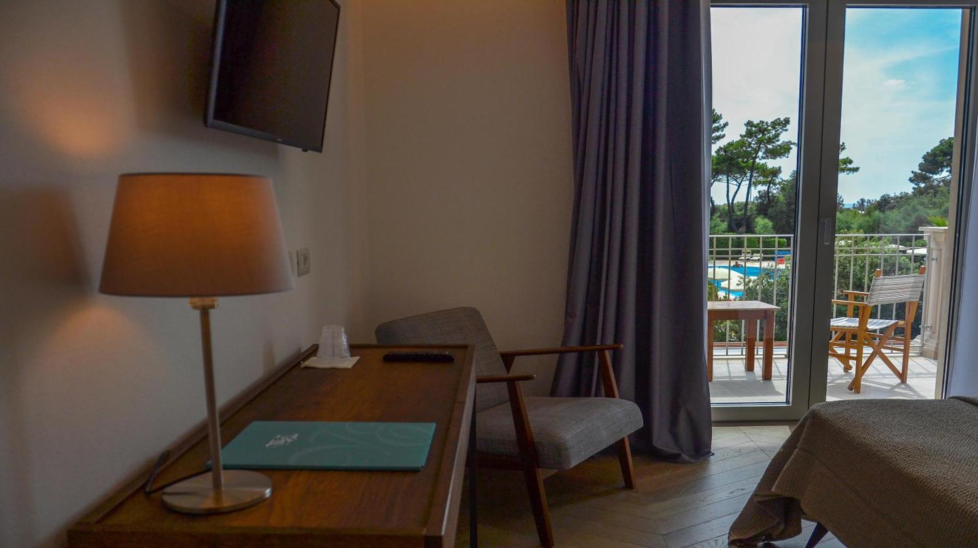 Hotel Villa Elsa Marina di Massa Eksteriør billede
