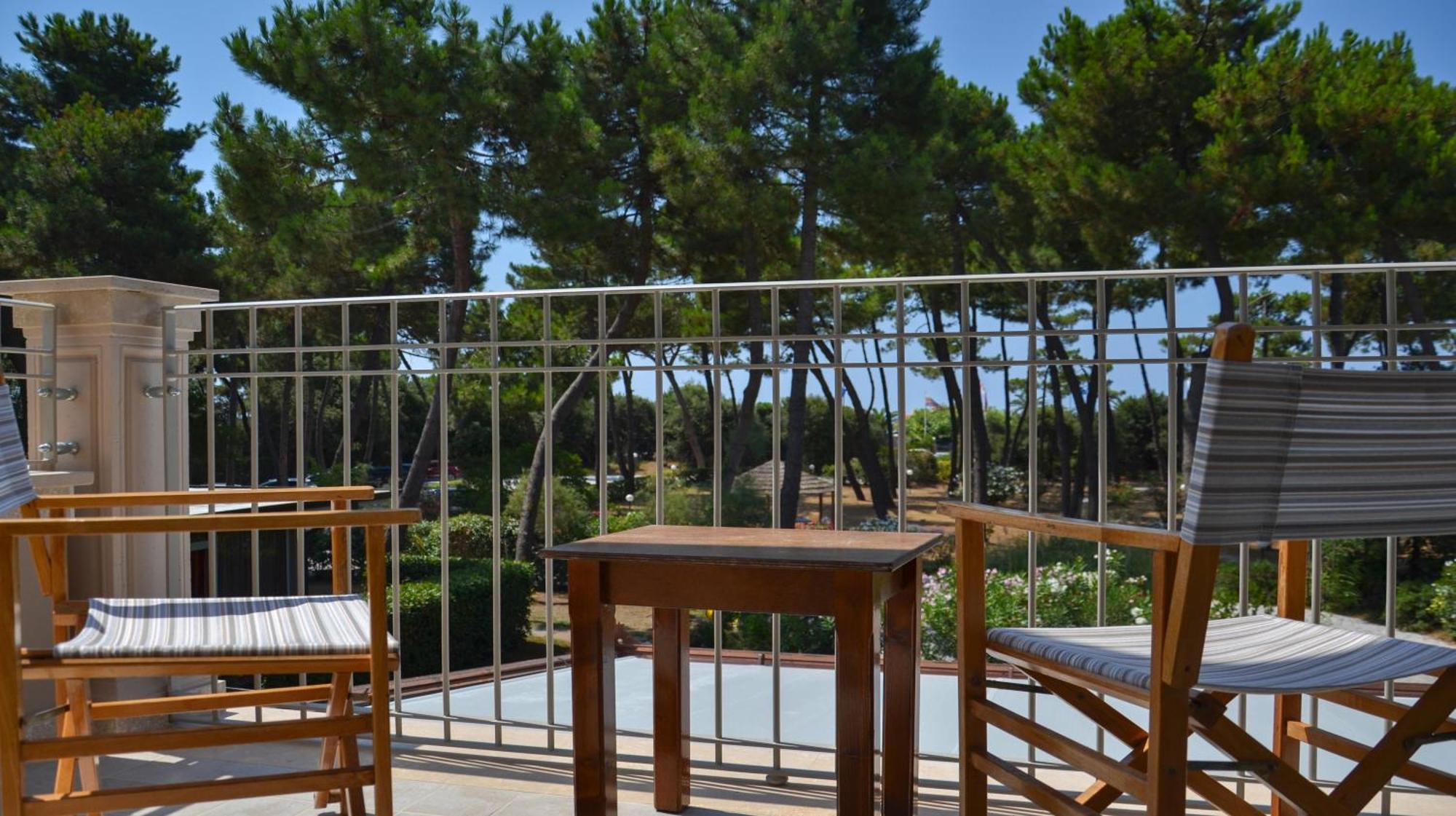Hotel Villa Elsa Marina di Massa Eksteriør billede