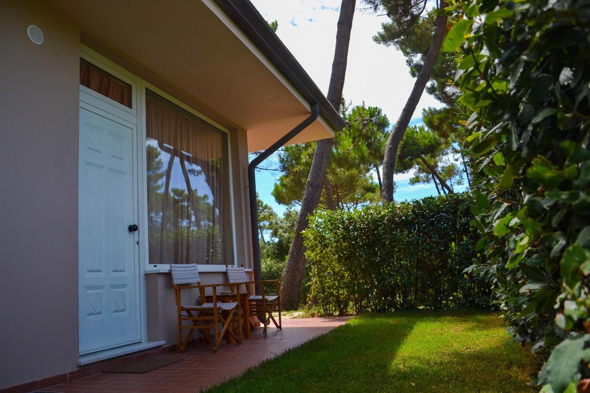 Hotel Villa Elsa Marina di Massa Eksteriør billede