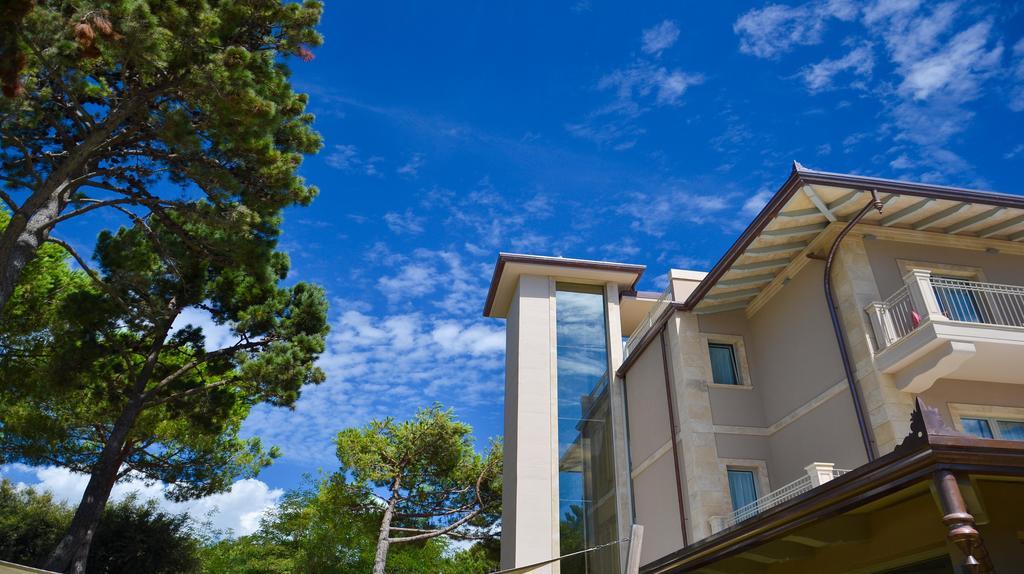 Hotel Villa Elsa Marina di Massa Eksteriør billede