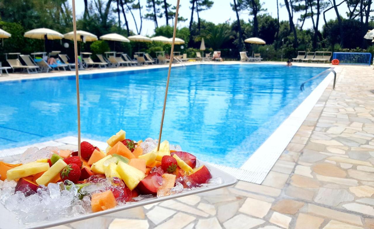 Hotel Villa Elsa Marina di Massa Eksteriør billede