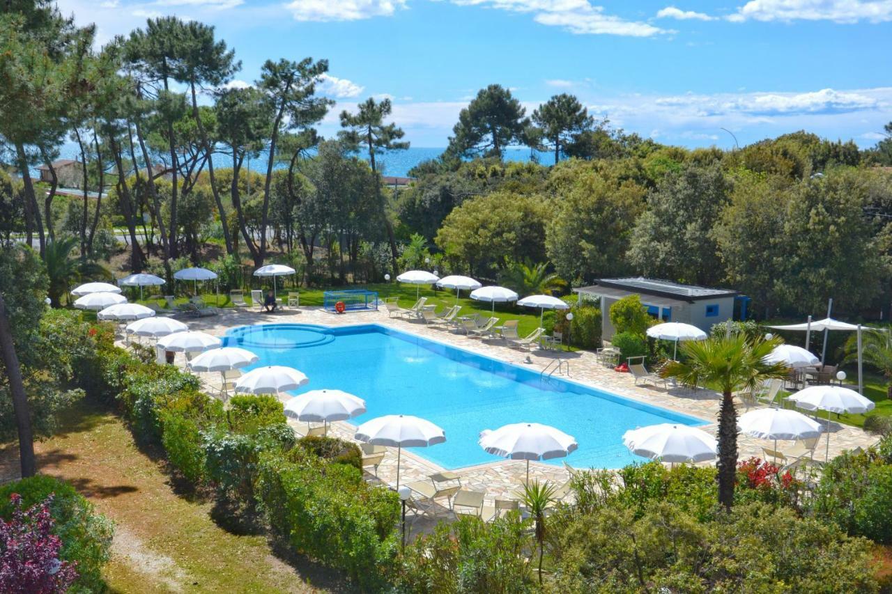 Hotel Villa Elsa Marina di Massa Eksteriør billede