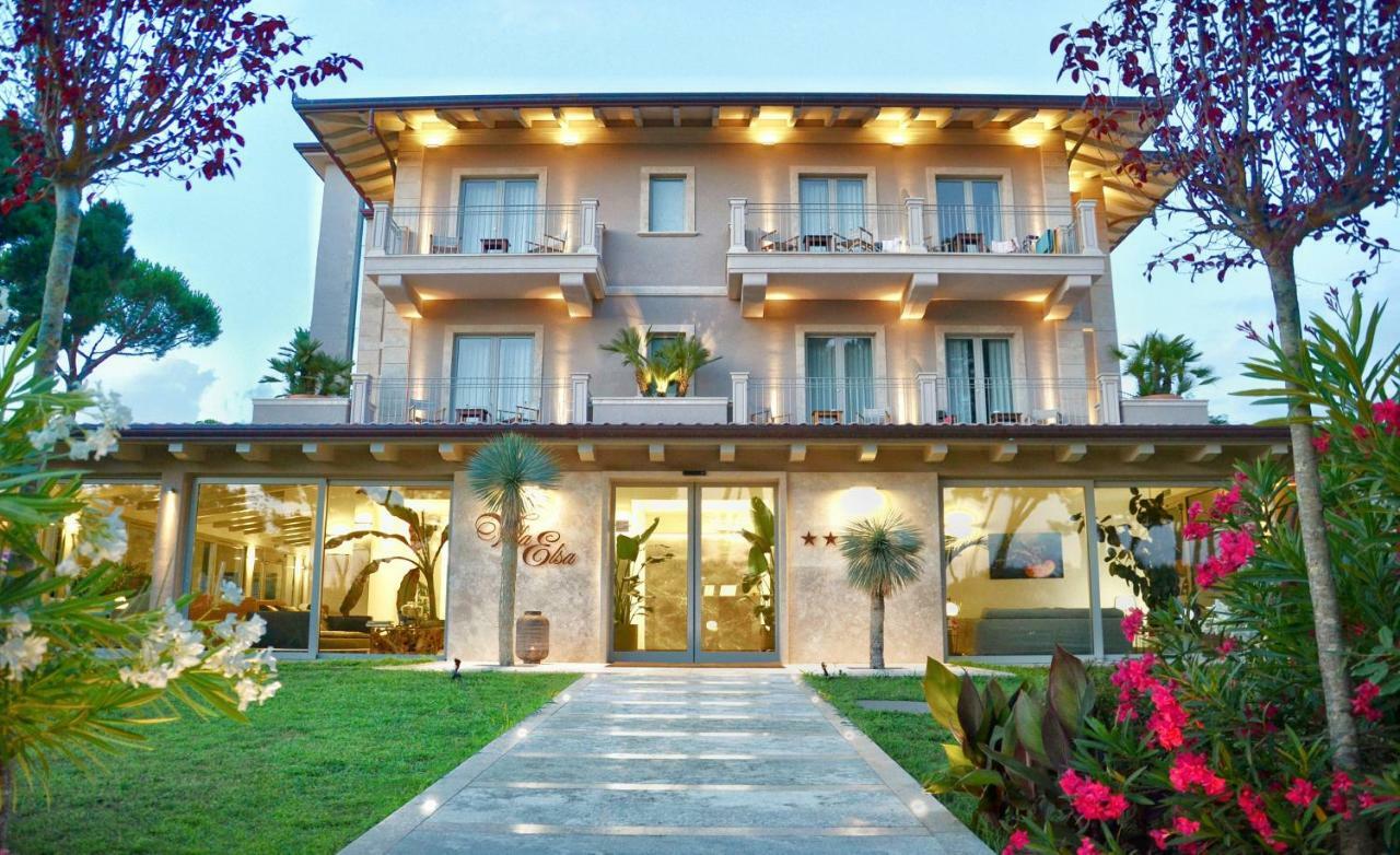 Hotel Villa Elsa Marina di Massa Eksteriør billede
